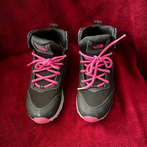 The North Face Kids' hiking boots Black and Pink - Picture 1 of 8